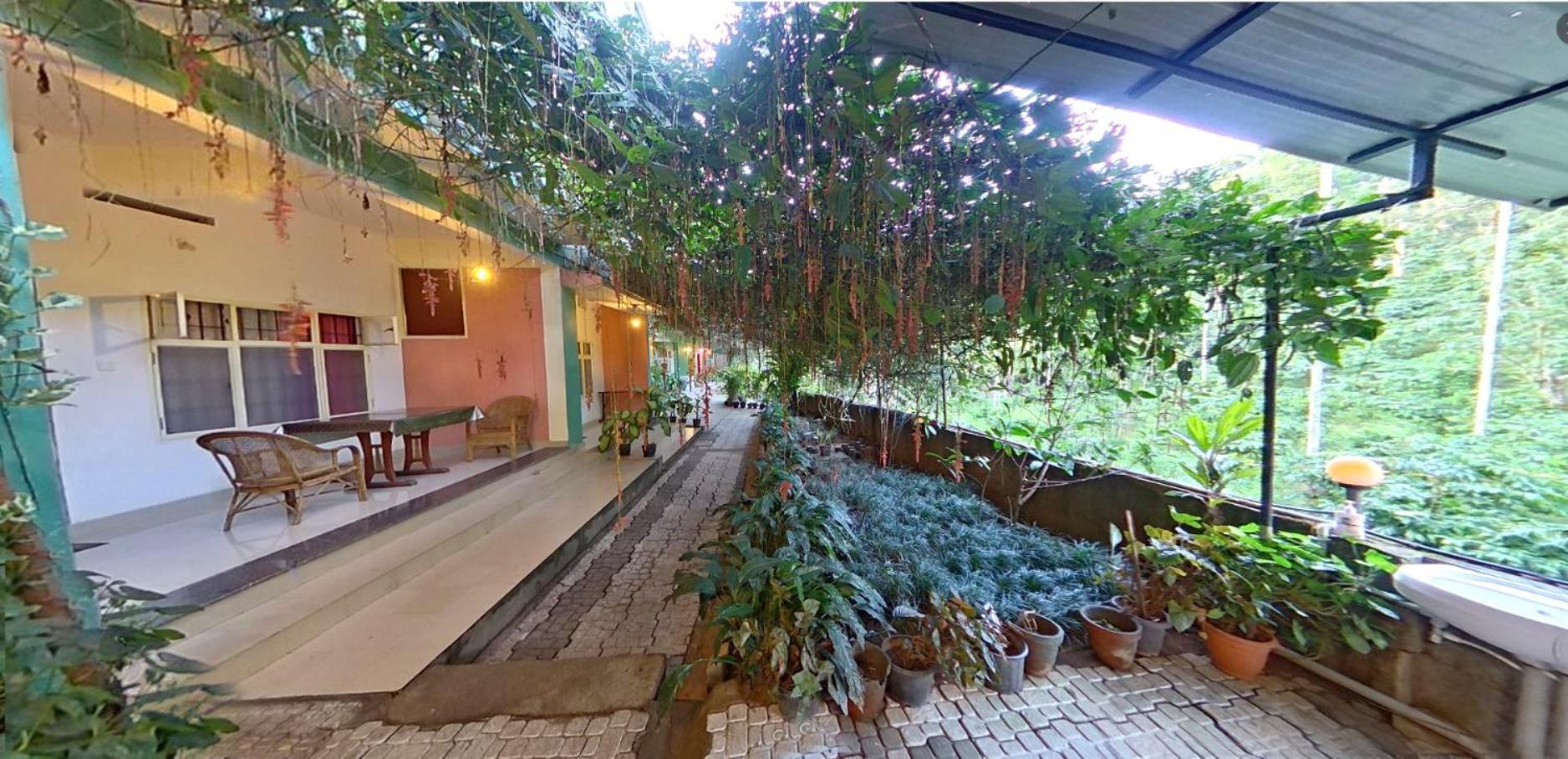 Wayanad Royal Stream Bed and Breakfast Kalpatta Buitenkant foto